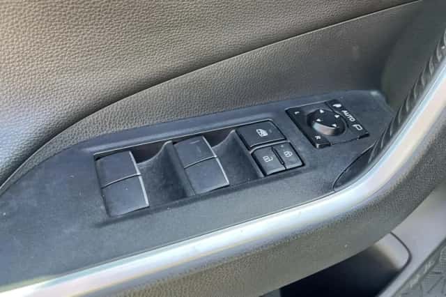 Toyota RAV4 (2019) thumbnail 22