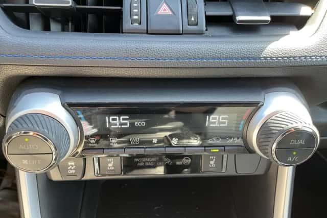 Toyota RAV4 (2019) thumbnail 32