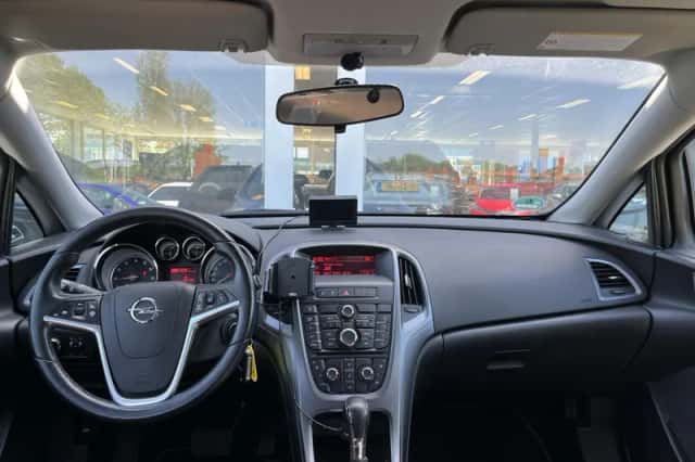 Opel Astra (2015) thumbnail 11