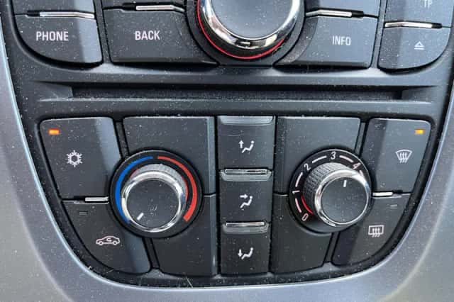 Opel Astra (2015) thumbnail 23