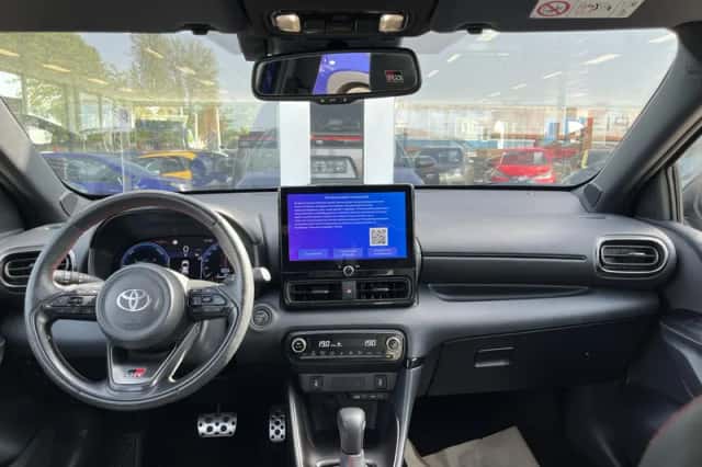 Toyota Yaris (2024) thumbnail 15