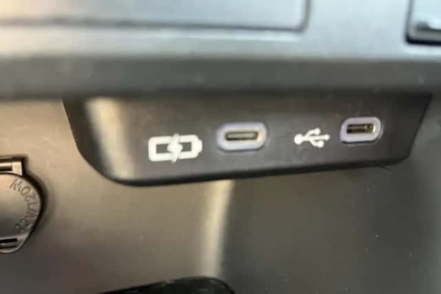 Toyota Yaris (2024) thumbnail 39