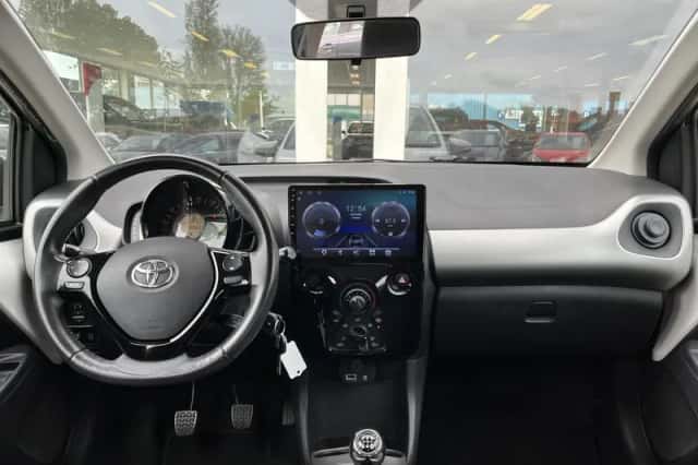 Toyota Aygo (2018) thumbnail 13