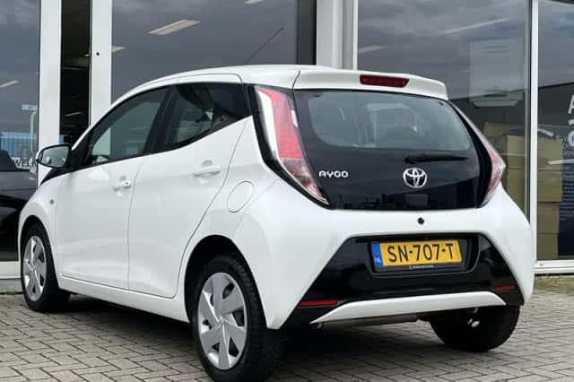 Toyota Aygo (2018) thumbnail 8