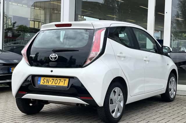 Toyota Aygo (2018) thumbnail 9