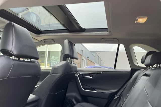 Toyota RAV4 (2020) thumbnail 16