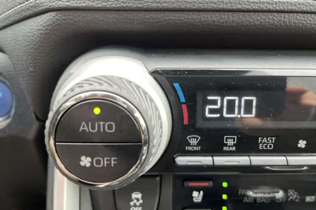 Toyota RAV4 (2020) thumbnail 35