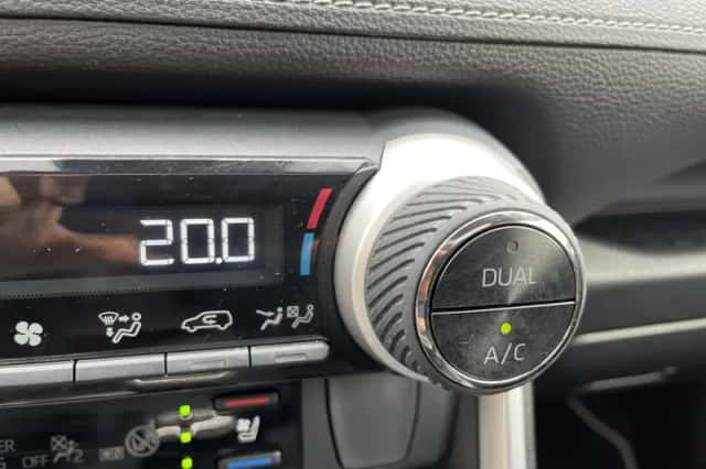Toyota RAV4 (2020) thumbnail 36