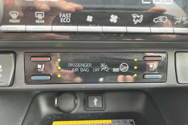 Toyota RAV4 (2020) thumbnail 37