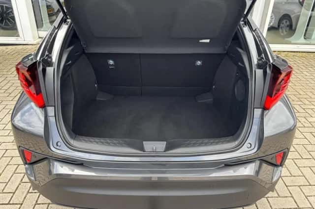 Toyota C-HR (2023) thumbnail 13