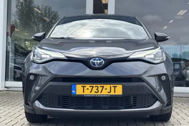 Toyota C-HR (2023) thumbnail 4