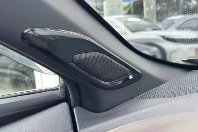 Toyota C-HR (2023) thumbnail 37