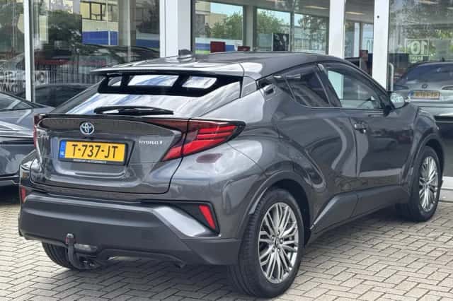 Toyota C-HR (2023) thumbnail 9