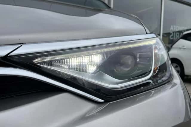 Toyota Auris (2016) thumbnail 3