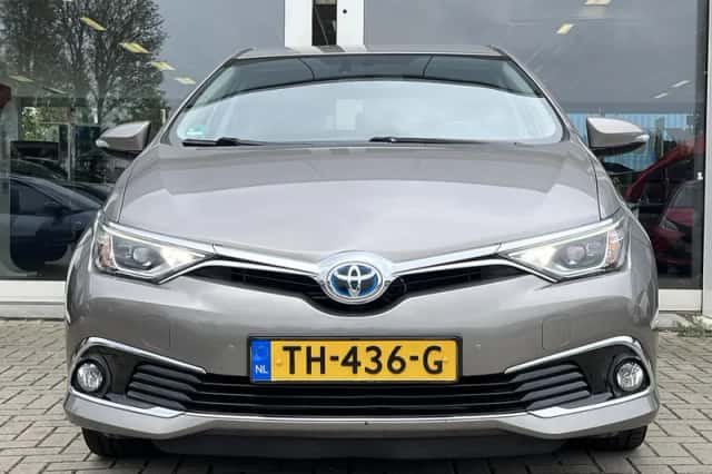 Toyota Auris (2016) thumbnail 5