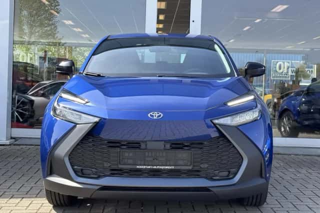 Toyota C-HR (2026) thumbnail 3