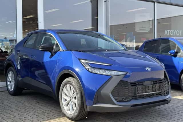 Toyota C-HR (2026) thumbnail 4