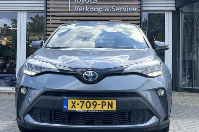 Toyota C-HR (2023) thumbnail 6