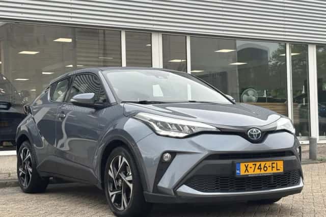 Toyota C-HR (2023) thumbnail 6