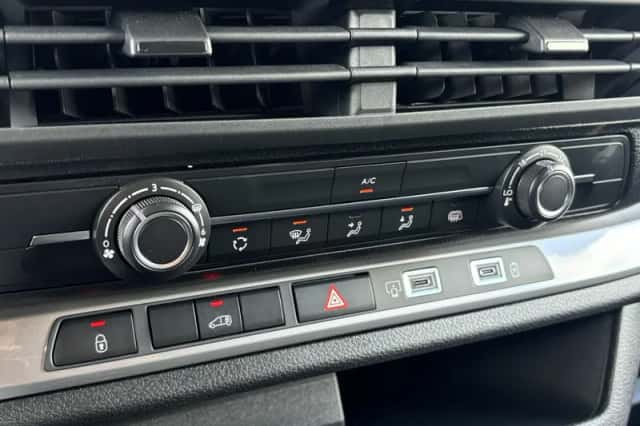 Toyota Proace (2024) thumbnail 4