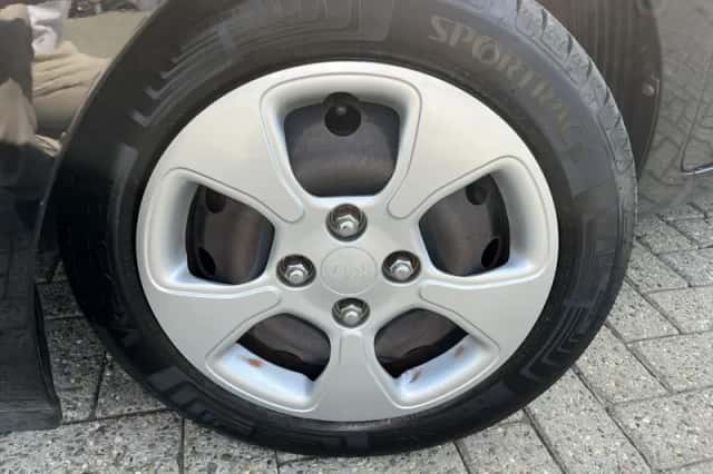 Kia Picanto (2015) thumbnail 2