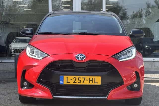 Toyota Yaris (2021) thumbnail 5