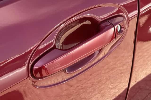 Toyota Yaris (2018) thumbnail 3
