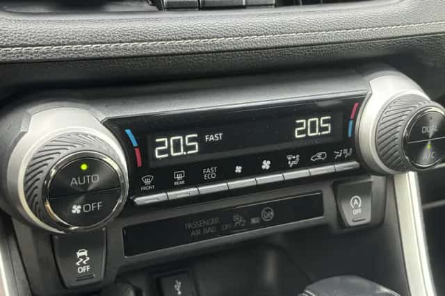 Toyota RAV4 (2020) thumbnail 4
