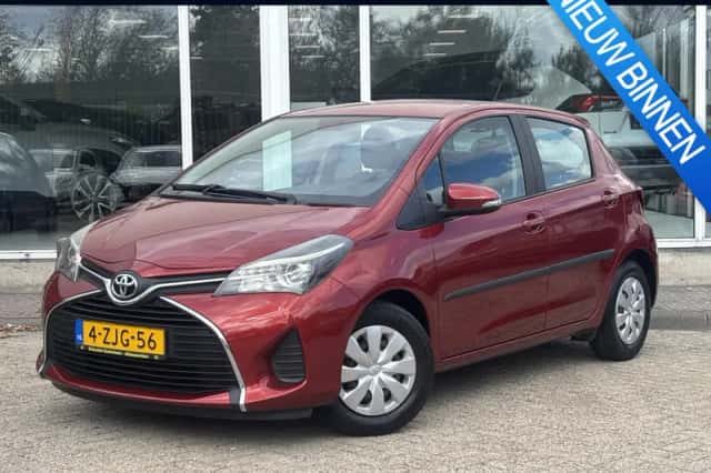 Toyota Yaris (2015) thumbnail 1