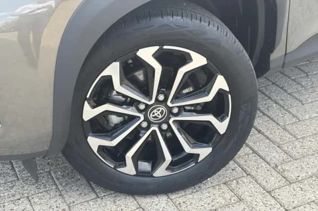 Toyota Yaris Cross (2022) thumbnail 2
