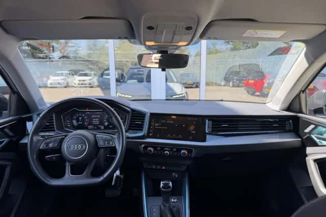 Audi A1 (2023) thumbnail 2