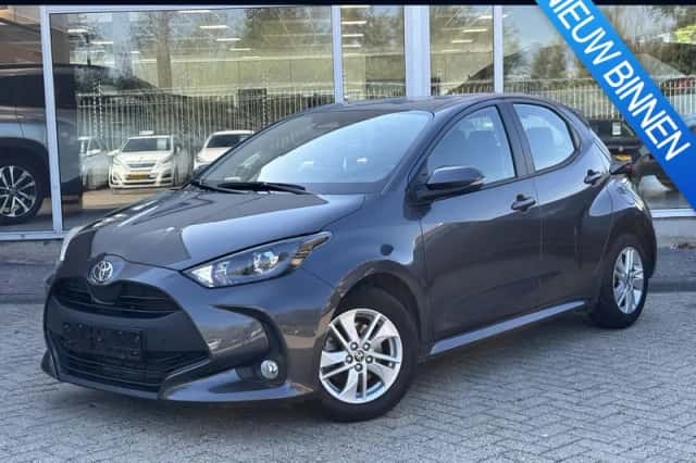 Toyota Yaris (2025) thumbnail 1