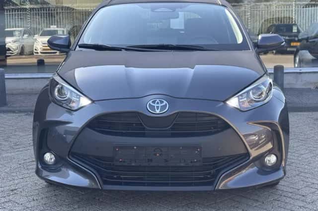 Toyota Yaris (2025) thumbnail 3