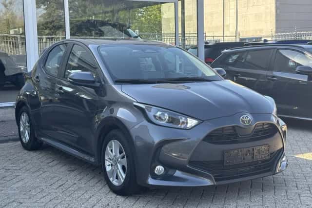 Toyota Yaris (2025) thumbnail 4