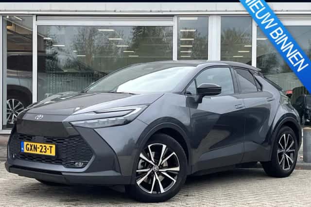 Toyota C-HR (2024) thumbnail 1