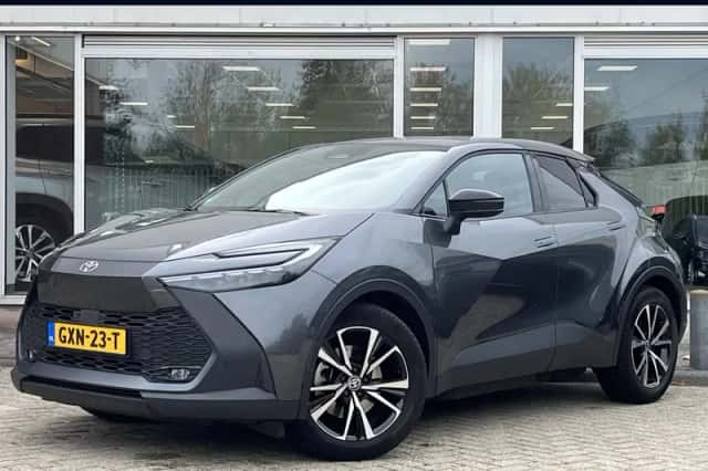 Toyota C-HR (2024) thumbnail 1