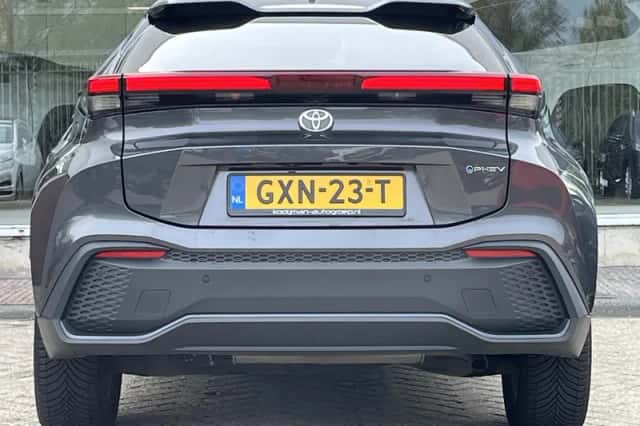 Toyota C-HR (2024) thumbnail 6