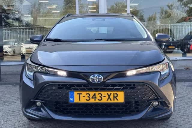 Toyota Corolla (2023) thumbnail 2