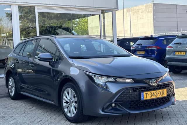 Toyota Corolla (2023) thumbnail 4