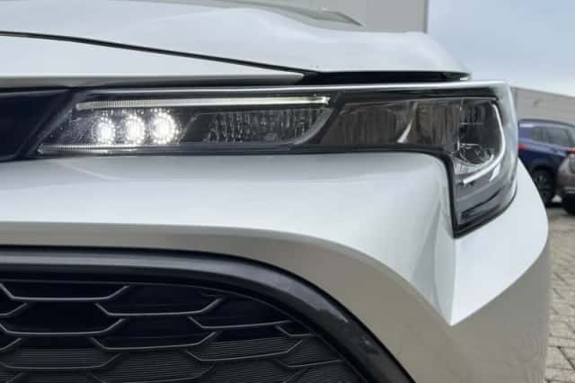 Toyota Corolla (2022) thumbnail 3