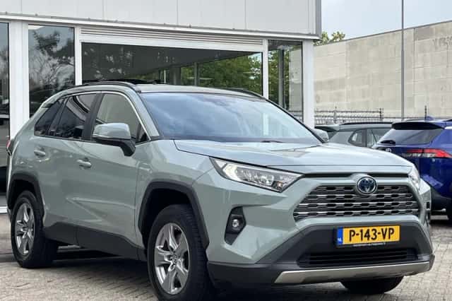 Toyota RAV4 (2022) thumbnail 5