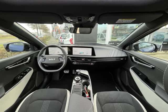 Kia EV6 (2024) thumbnail 12