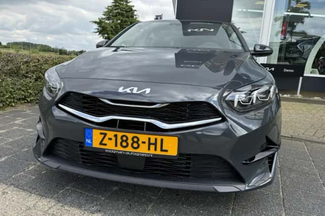 Kia Ceed (2024) thumbnail 2