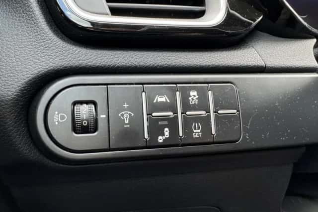 Kia Ceed (2024) thumbnail 16