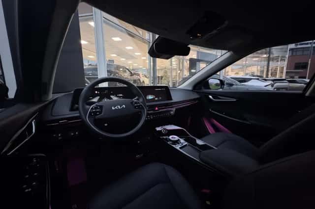 Kia EV6 (2024) thumbnail 13