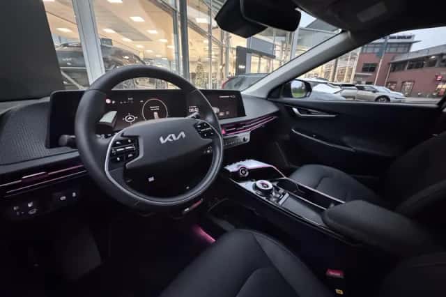 Kia EV6 (2024) thumbnail 8
