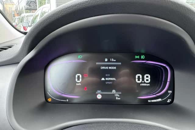 Kia Stonic (2025) thumbnail 14