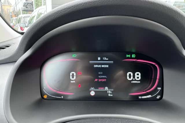 Kia Stonic (2025) thumbnail 15