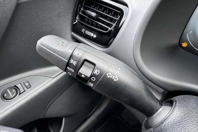 Kia Stonic (2025) thumbnail 16