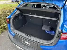 Kia Stonic (2025) thumbnail 4